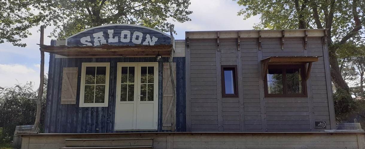 saloon 3