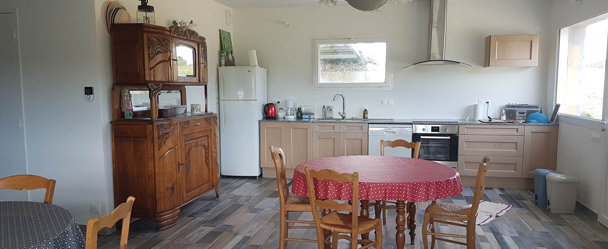 Grande cuisine et salle à manger