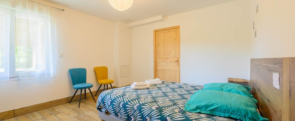 notre chambre avec son lit queen size crédit photo :Thibaut Schenkel