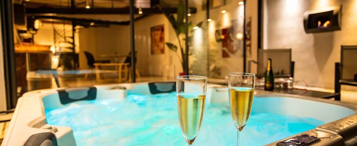 spa prive champagne soiree en amoureux mas de l'étoile Camargue