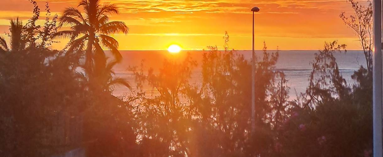 coucher de soleil à Trou d'eau vue du jardin