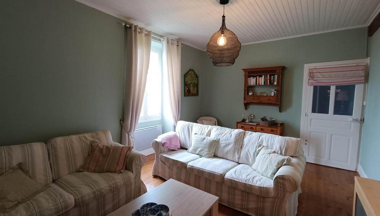 salon avec wifi, jeux et documentation touristique