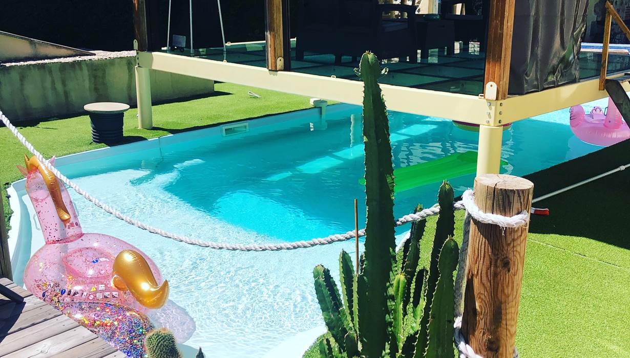 Terrasse vue piscine