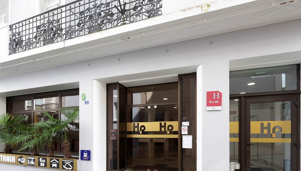 Entrée hôtel Printania Lourdes