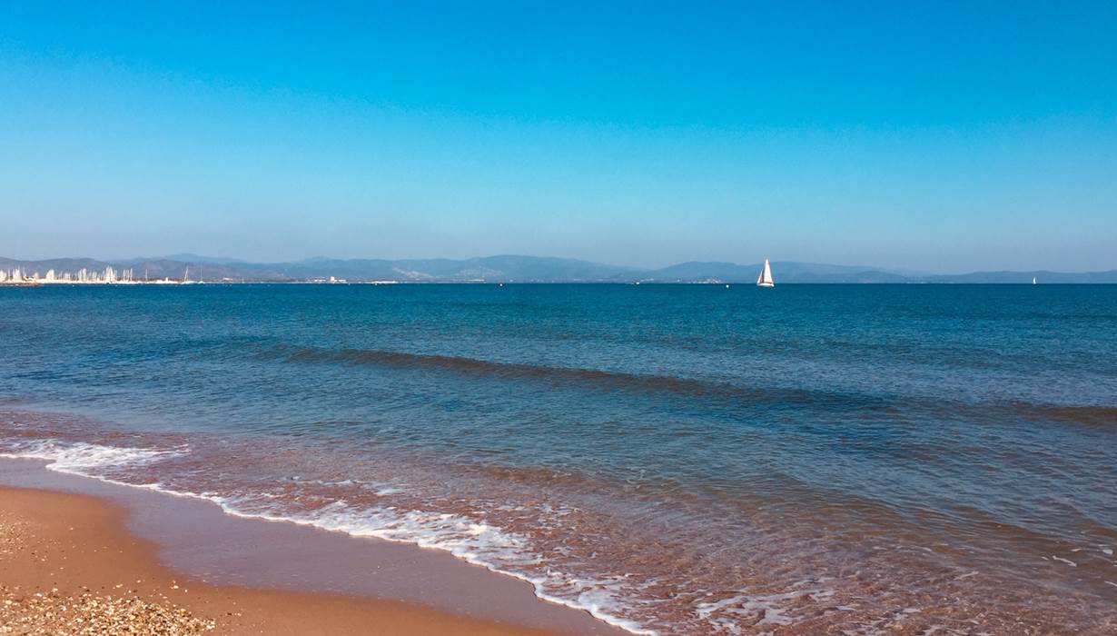 Plage de sable fin direction Hyères