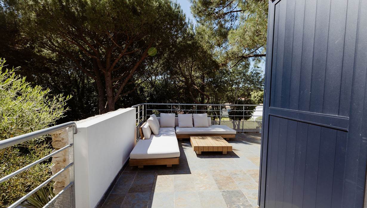 Villa La Canopée terasse salon de jardin