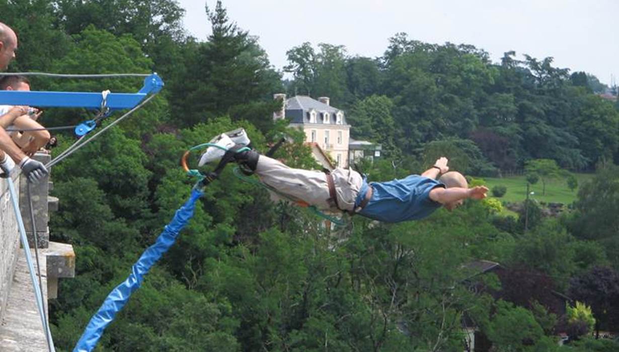 Saut à l'élastique conforme norme NF S52-501