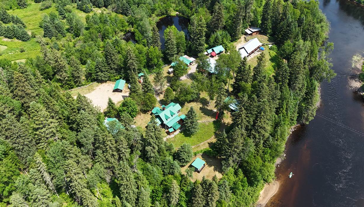 Vue aérienne été Domaine le Bostonnais