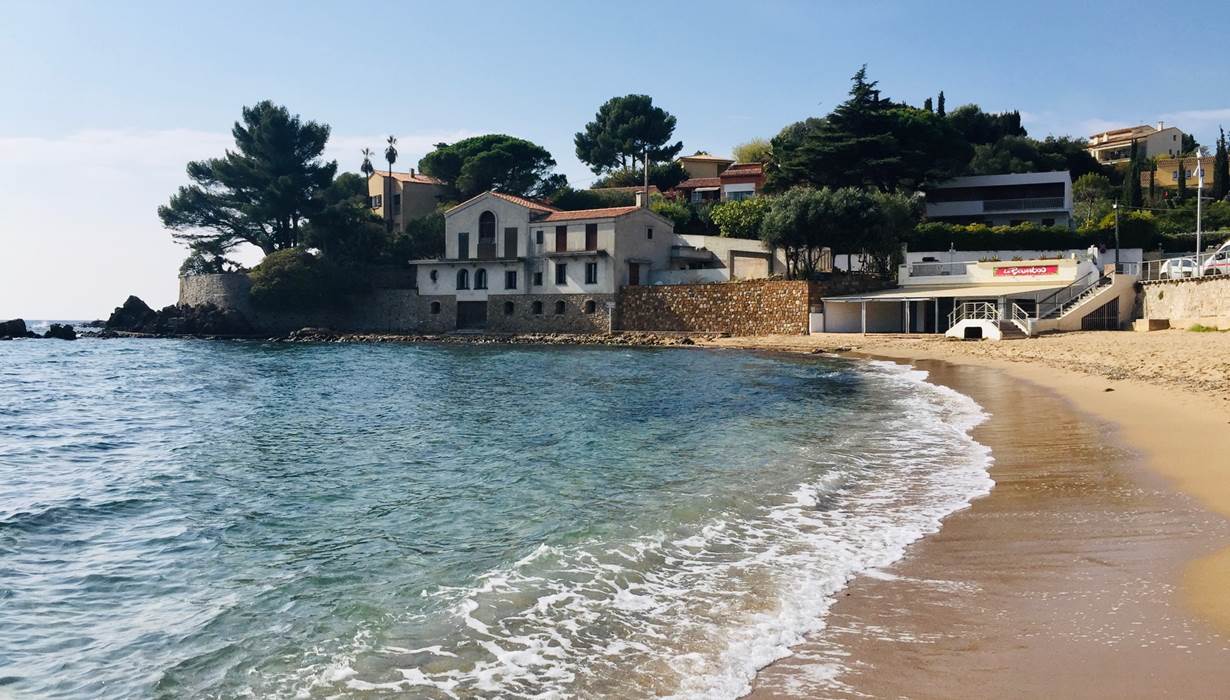 Plage naturelle du Pradon Carquerianne