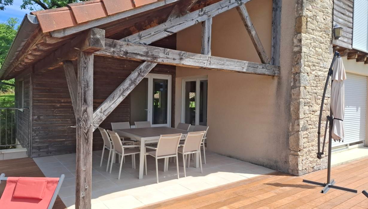 Gite du Causse Loubressac Terrasse couverte