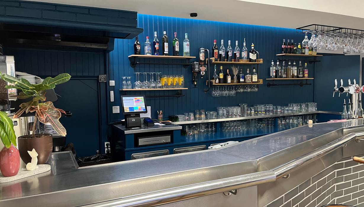 bar