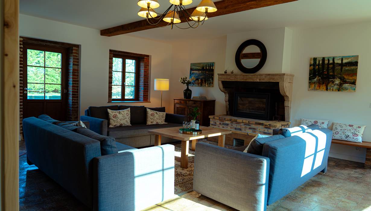 salon-convivial-gite-groupe-dombes