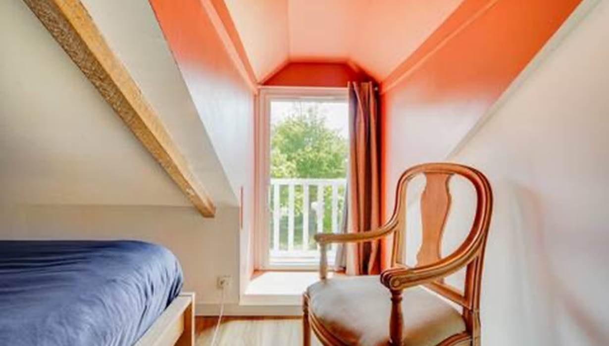 Lucarne, fenêtre sur cour ,Gîte du Phare