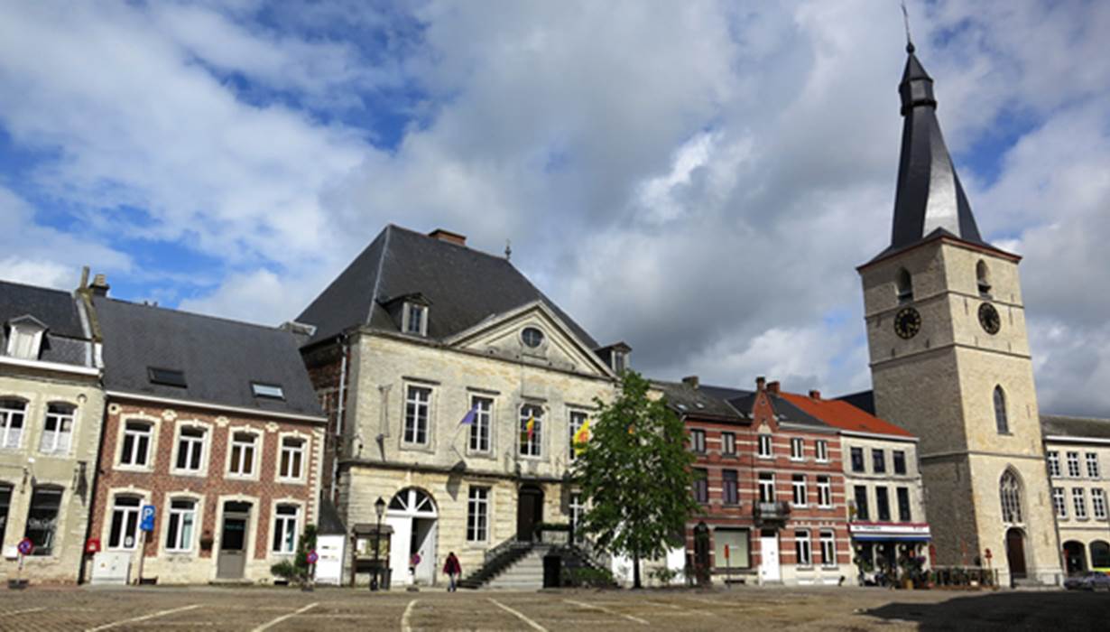 Jodoigne: la Chapelle du Marché et l'Hôtel des Libertés