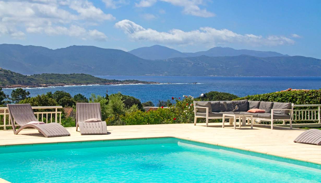 casa-nova-sagone-piscine-vue-golfe