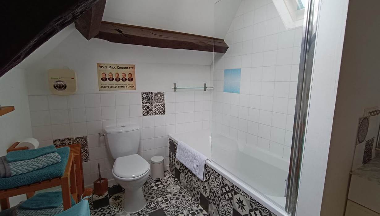 sdb à l'étage avec baignoire
