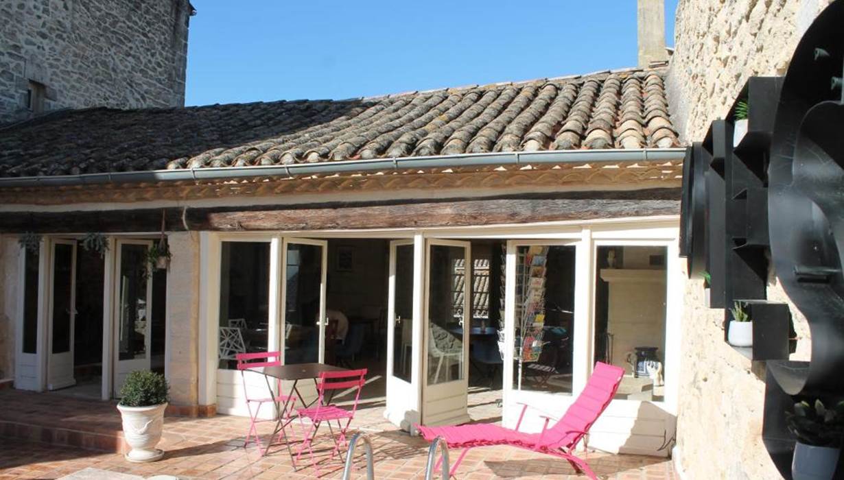 exterieur-la-demeure-aubais-gard.jpg