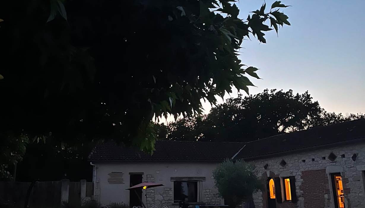 A la tombée de la nuit