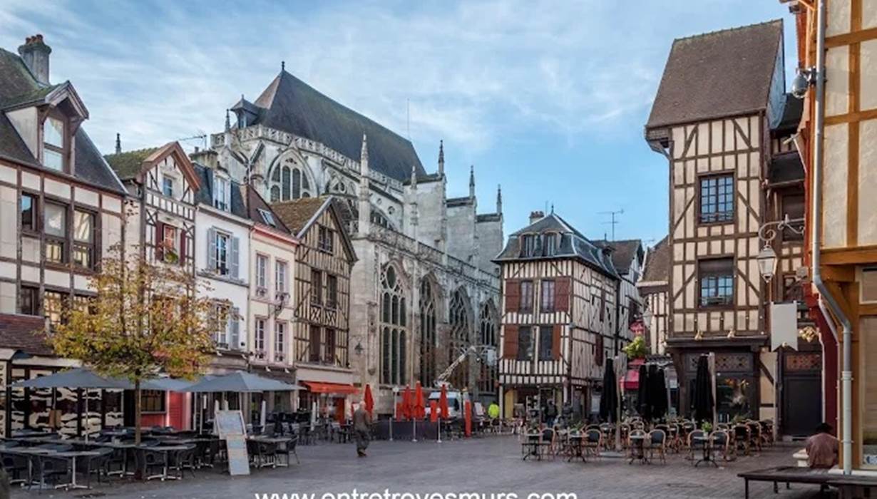 rues piétonnes près Mairie
