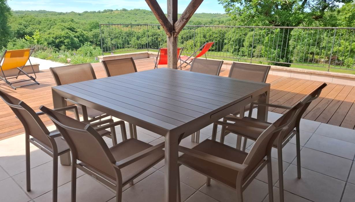Gite du Causse Loubressac Terrasse couverte