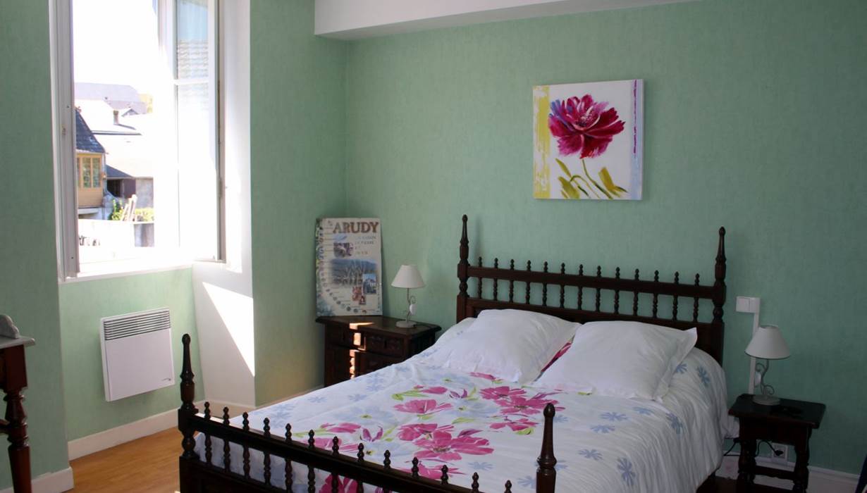 Gîte du Moulin : la chambre avec lit double.