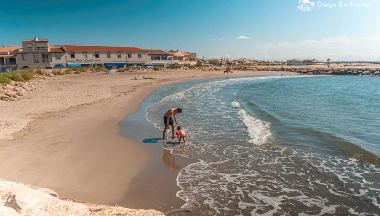 Saintes-Maries-de-la-Mer-the-beach-diegoenfrance (1)