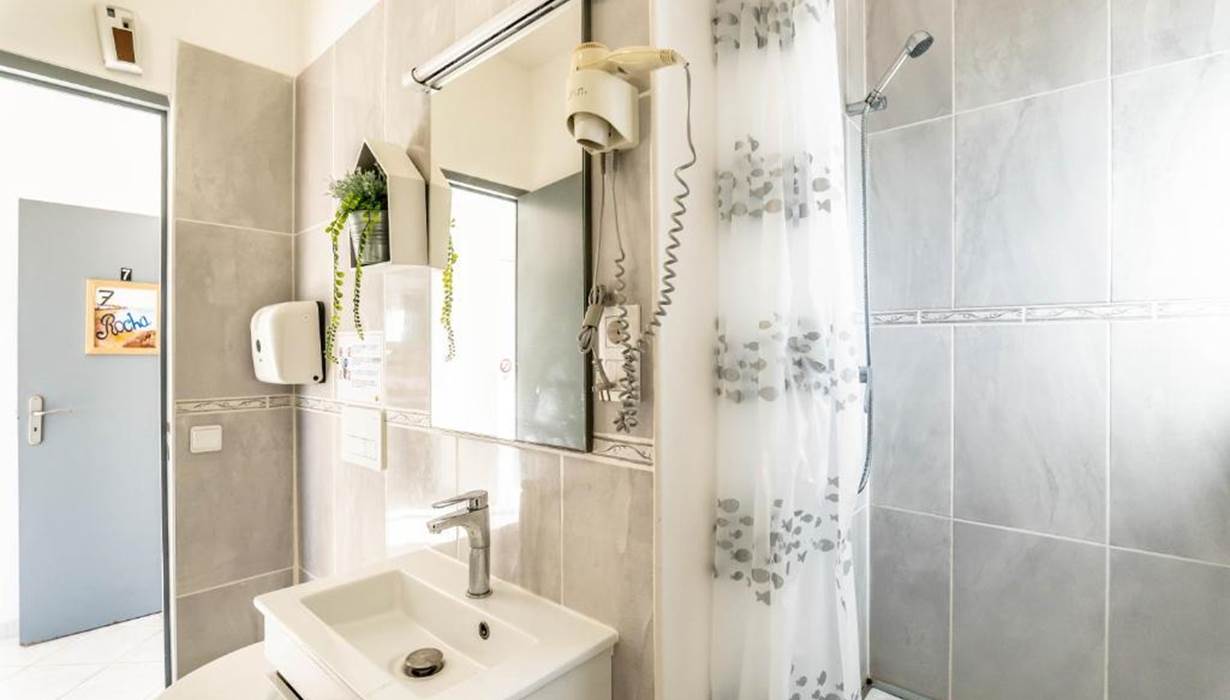 Salle d'eau chambre numéro 7 Rocha 