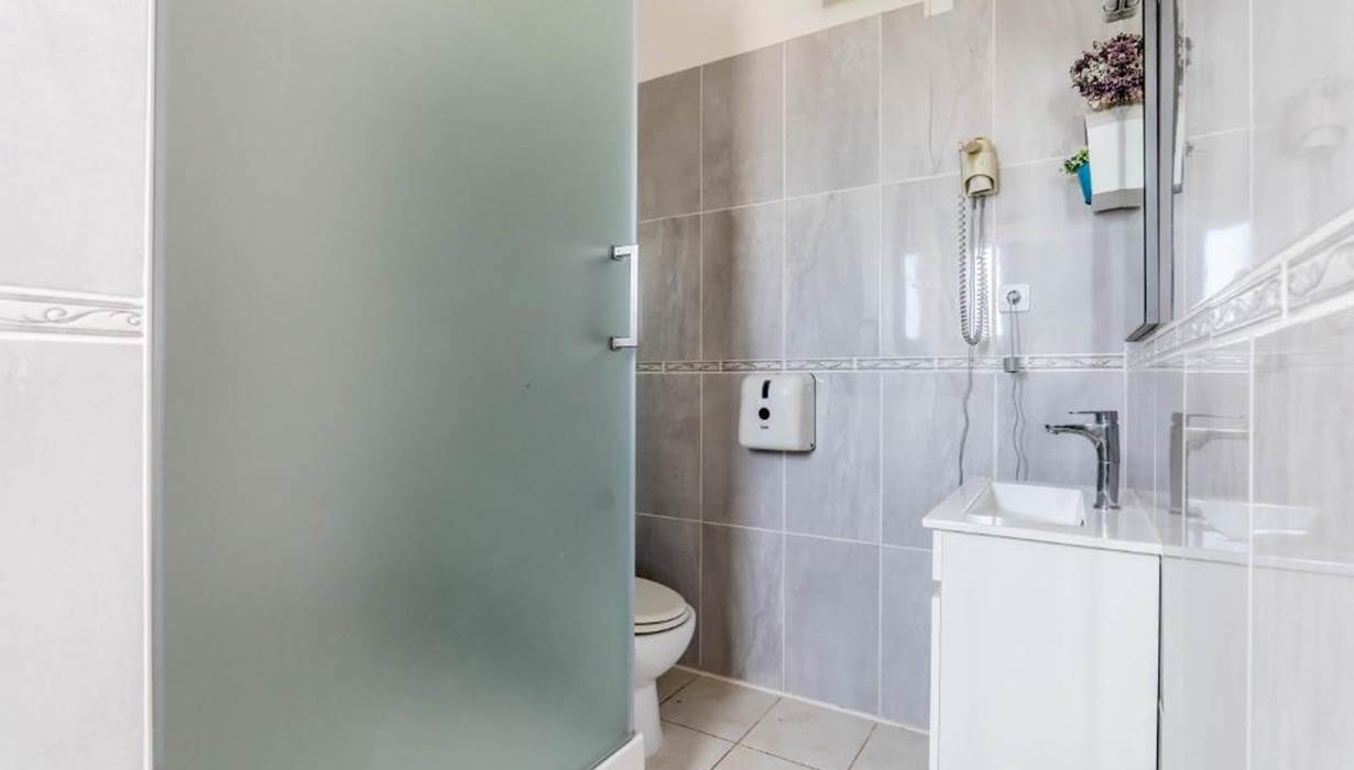 Salle d'eau chambre 6 