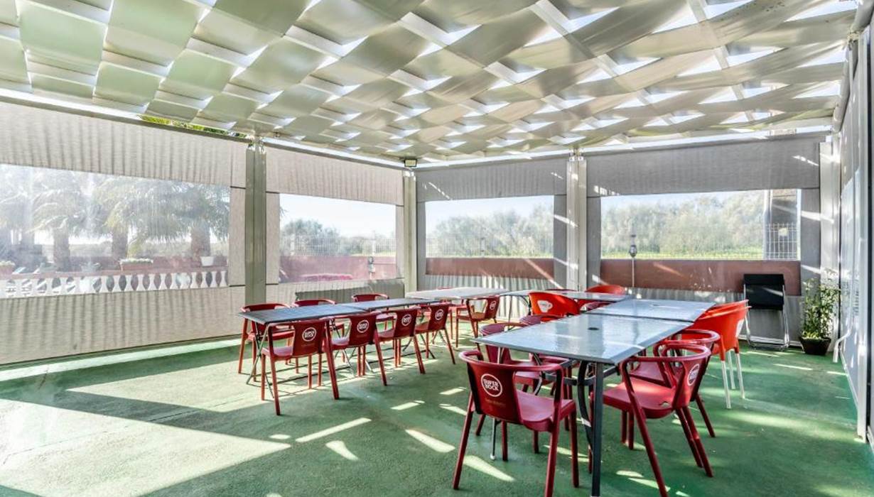 Espace extérieur repas réunion jeux 