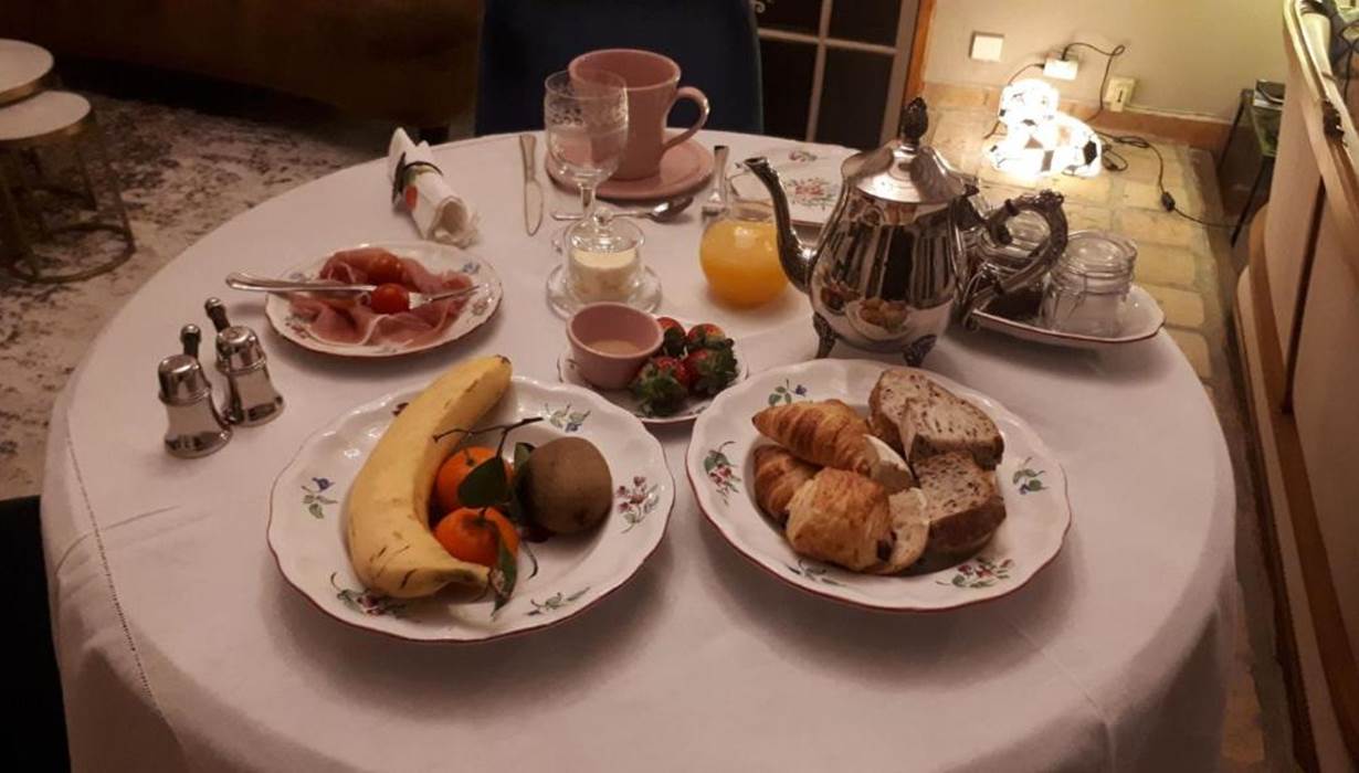 petit-dejeuner-maison-hotes-aubais.jpg