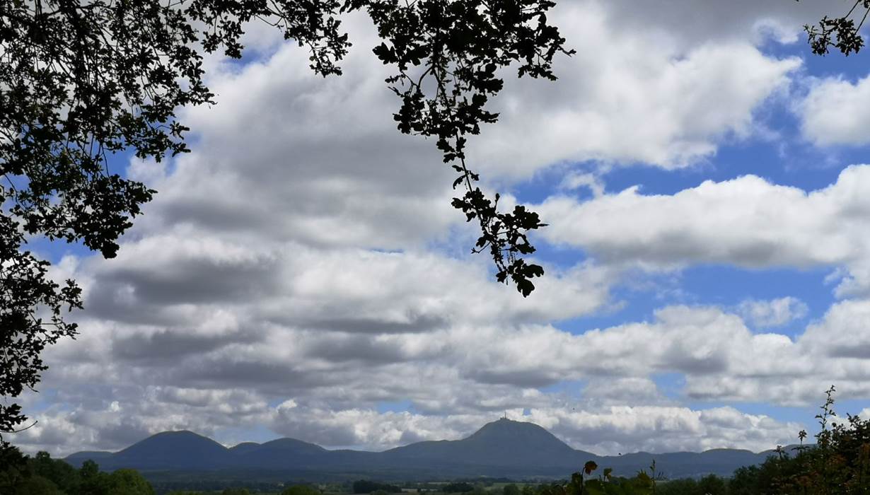 Ciel tourmenté sur les Puys