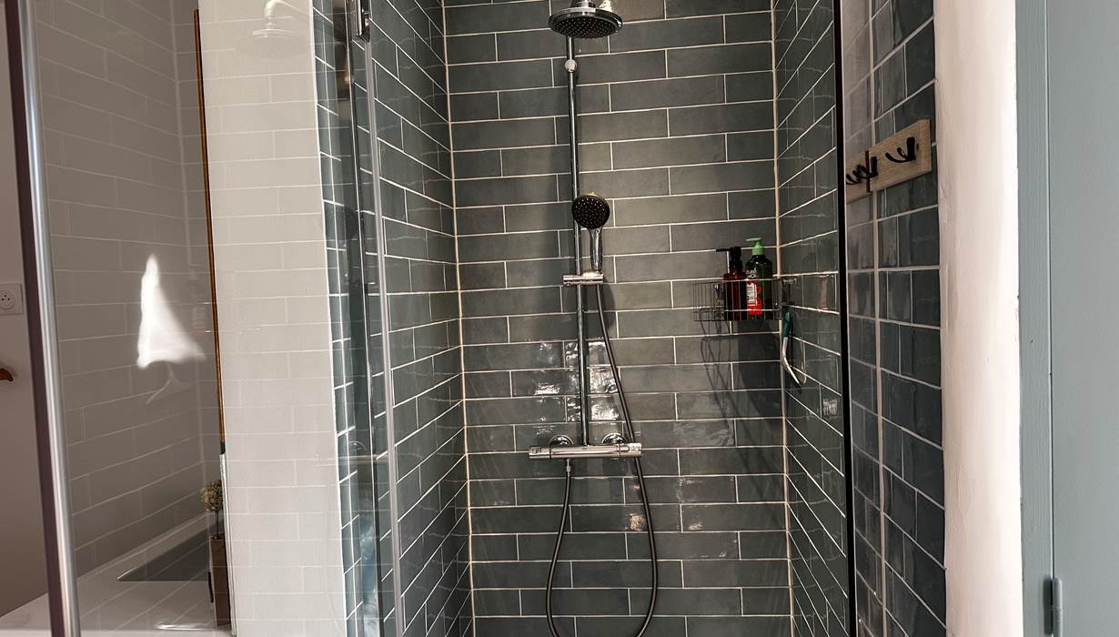 La douche chambre bleue