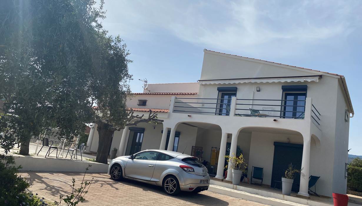 hotel parking sagone