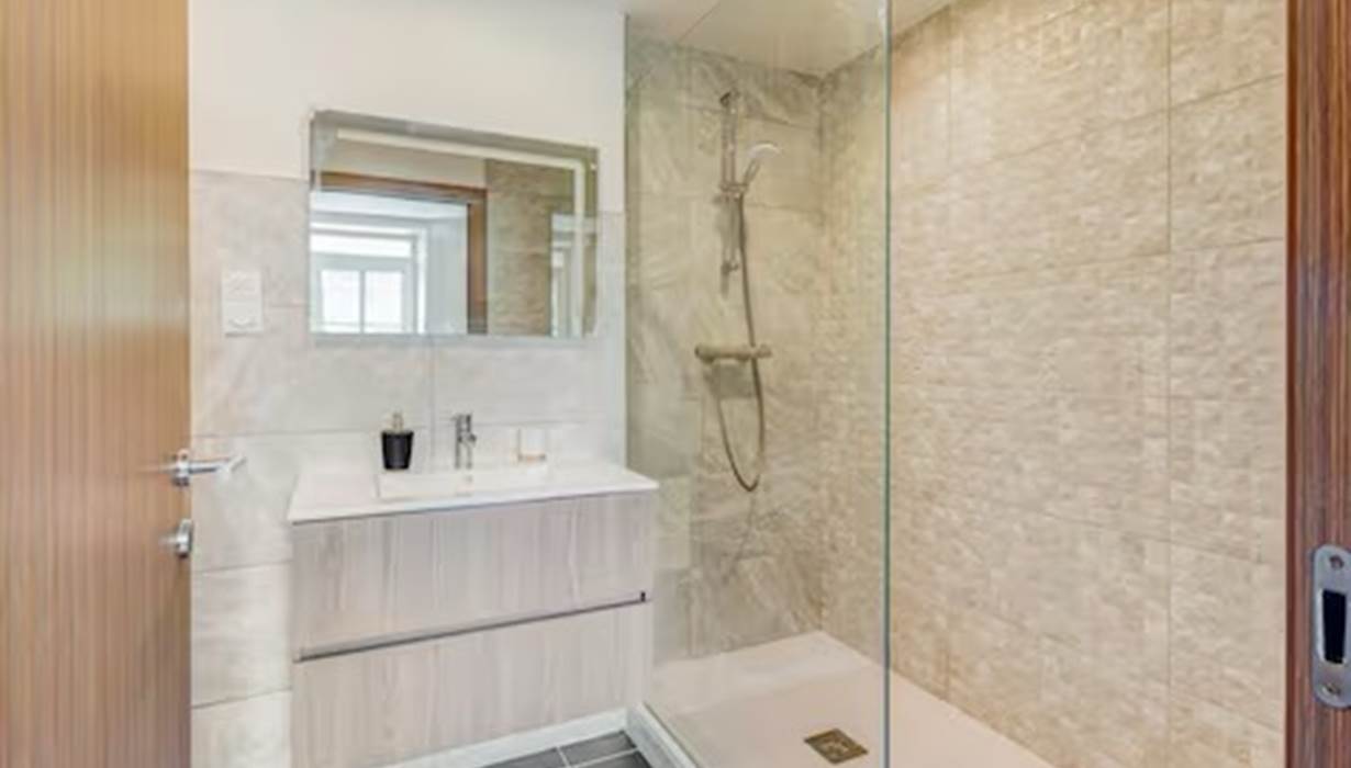 Salle d'eau, avec grande douche 1,80 M, Gîte du Phare