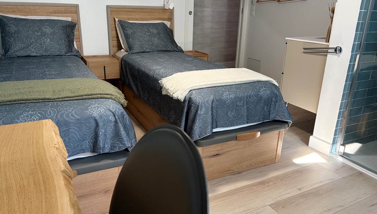 Chambre bleue lits séparés
