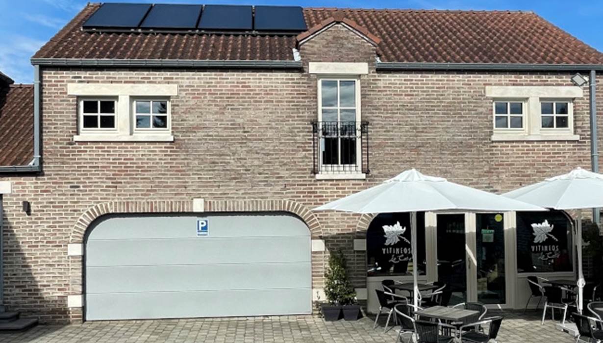 Appartement de 65 mètres carrés situé au premier étage, entrée indépendante