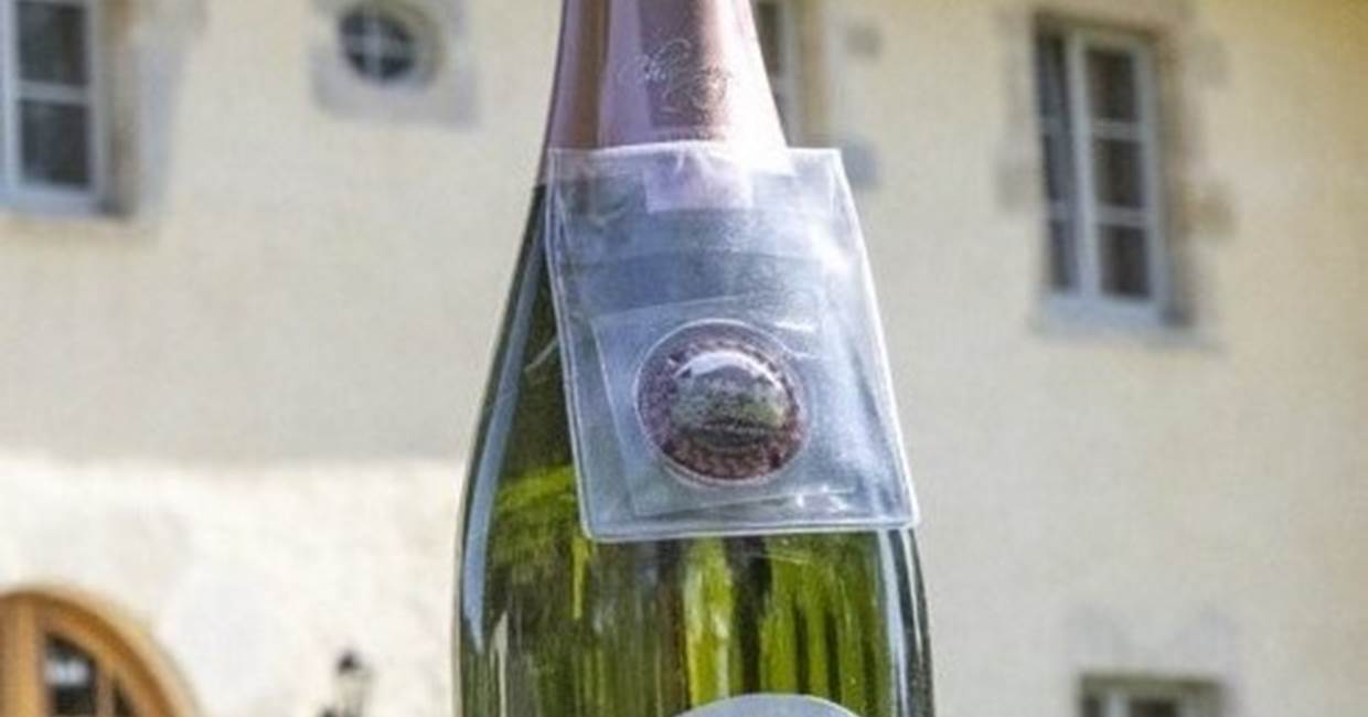 Champagne brute 75 cl  "Le Relais des deux tours" avec capsule de collection