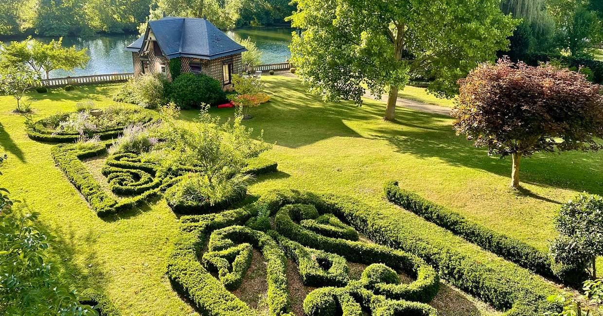 Maison d'hôtes - proche Angers - Grand jardin clos