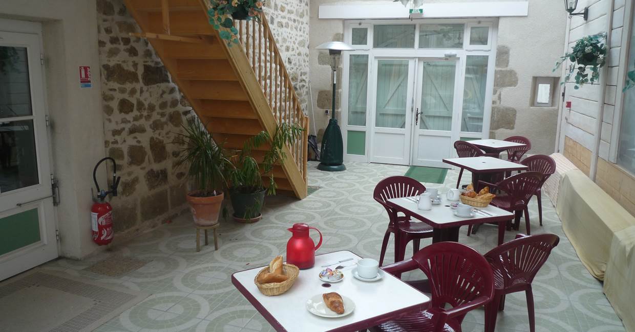 Petit déjeuner dans le patio