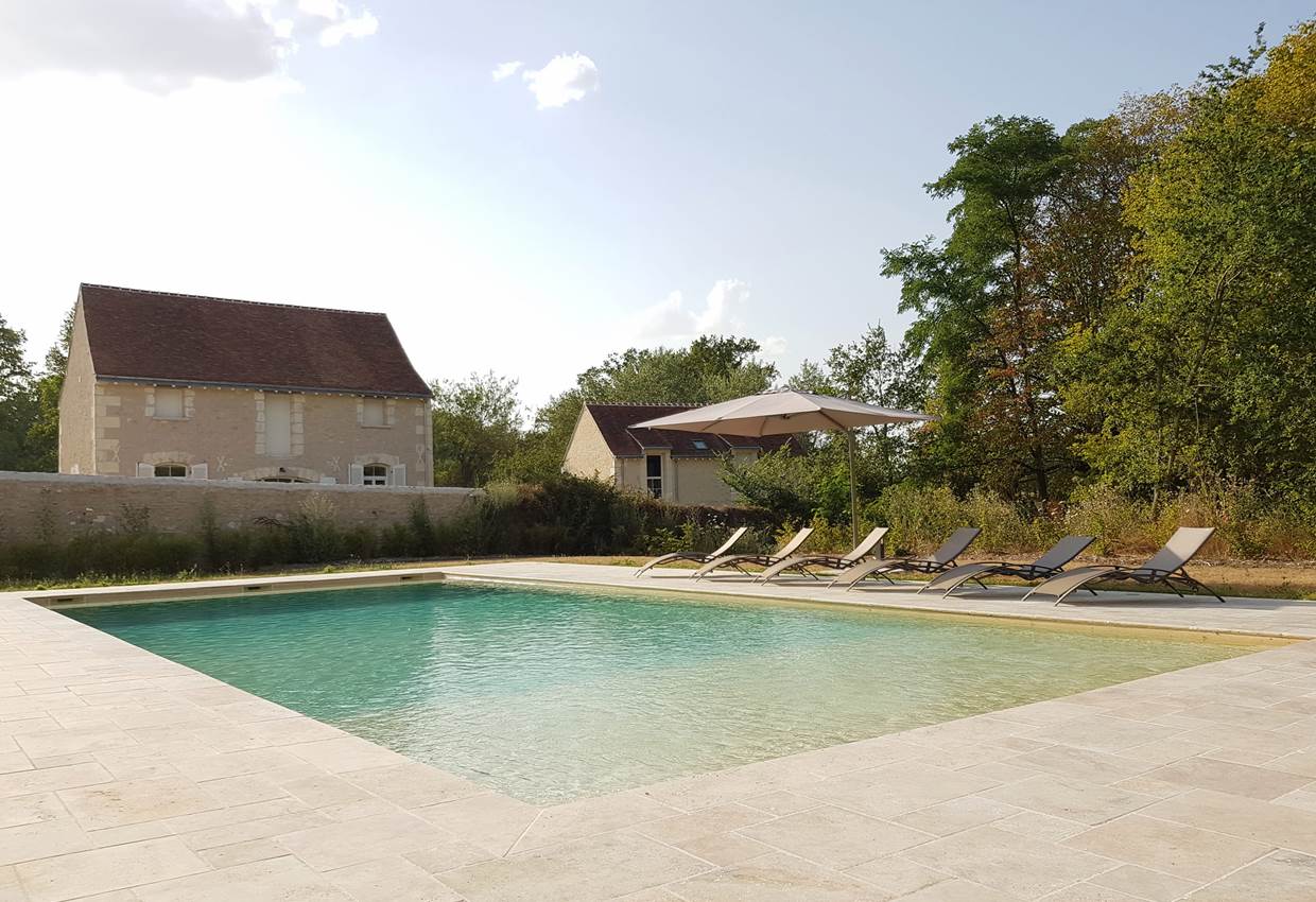 La piscine d'été chauffée dans l'ancien potager, sécurisée - Domaine des Cyclamens