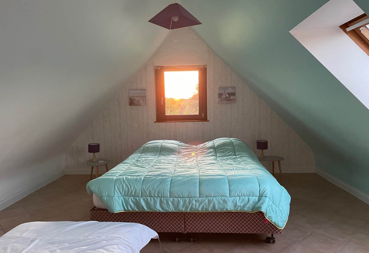 Coucher de soleil vu de la chambre turquoise