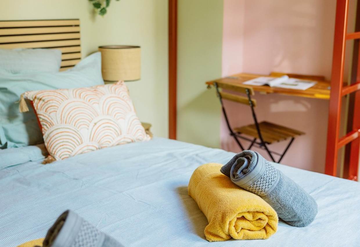 chambre 2 vue sur bureau