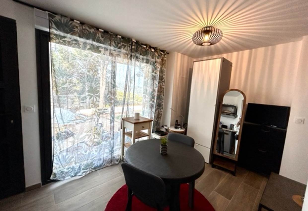 Espace jour avec table à manger