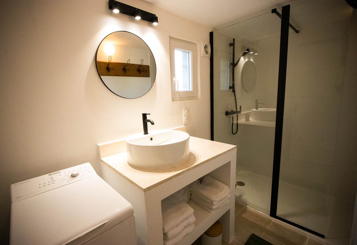 gites corbieres la barraquette montseret salle d'eau