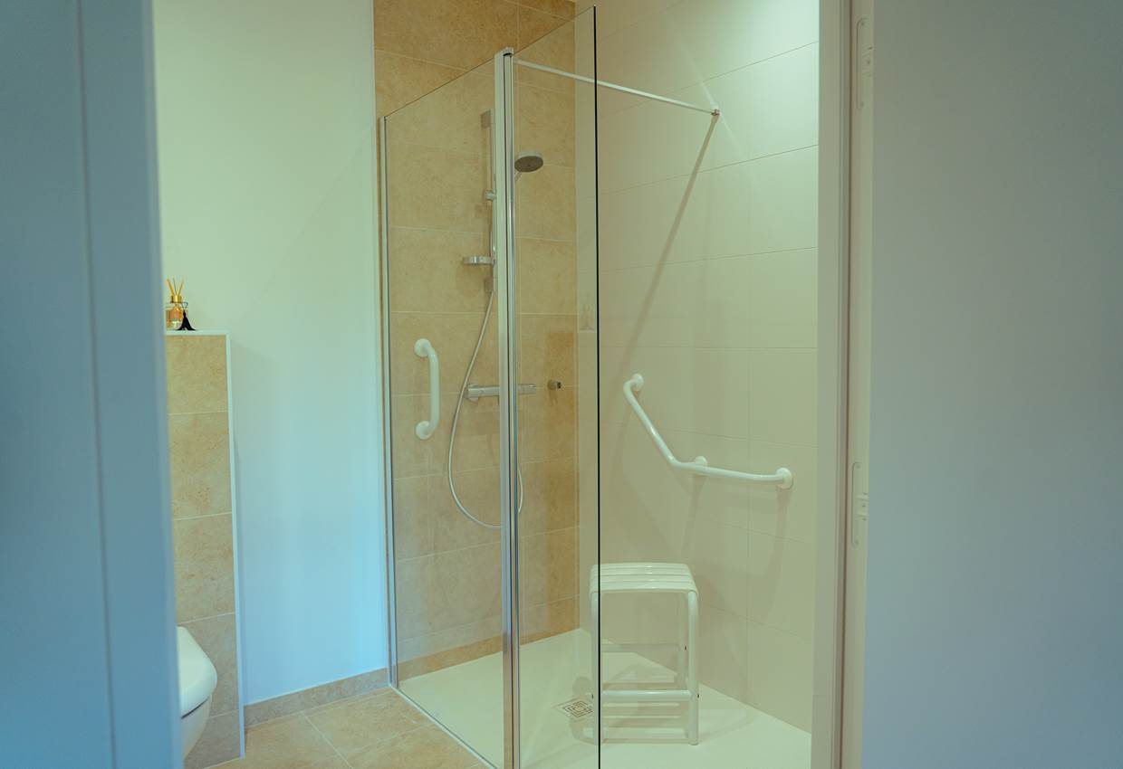 salle-deau-maison-renovee-pmr