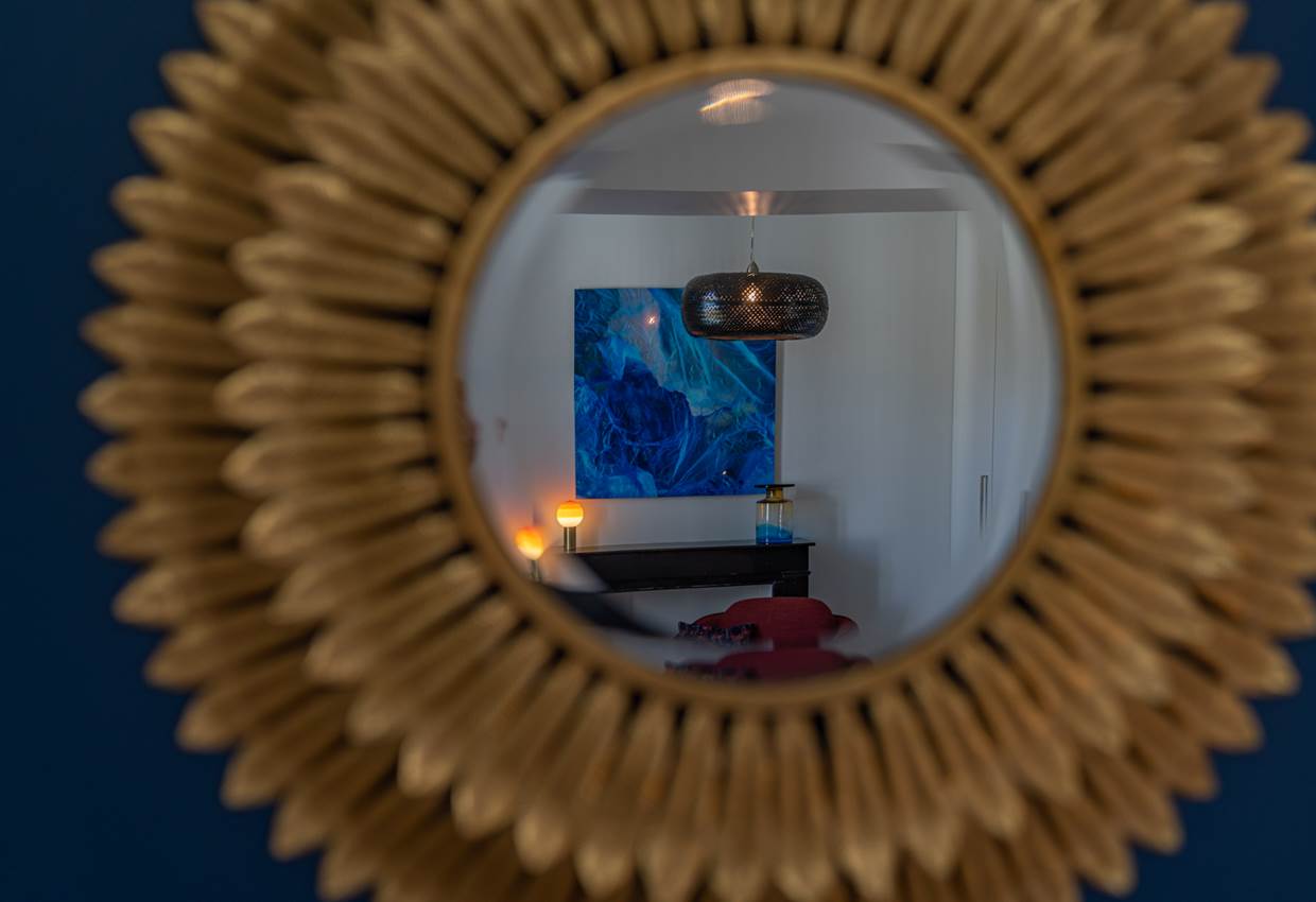 Chaque chambre et suite est équipé de miroir visage, et de miroir "plein pieds" pour admirer sa silhouette avant de sortir