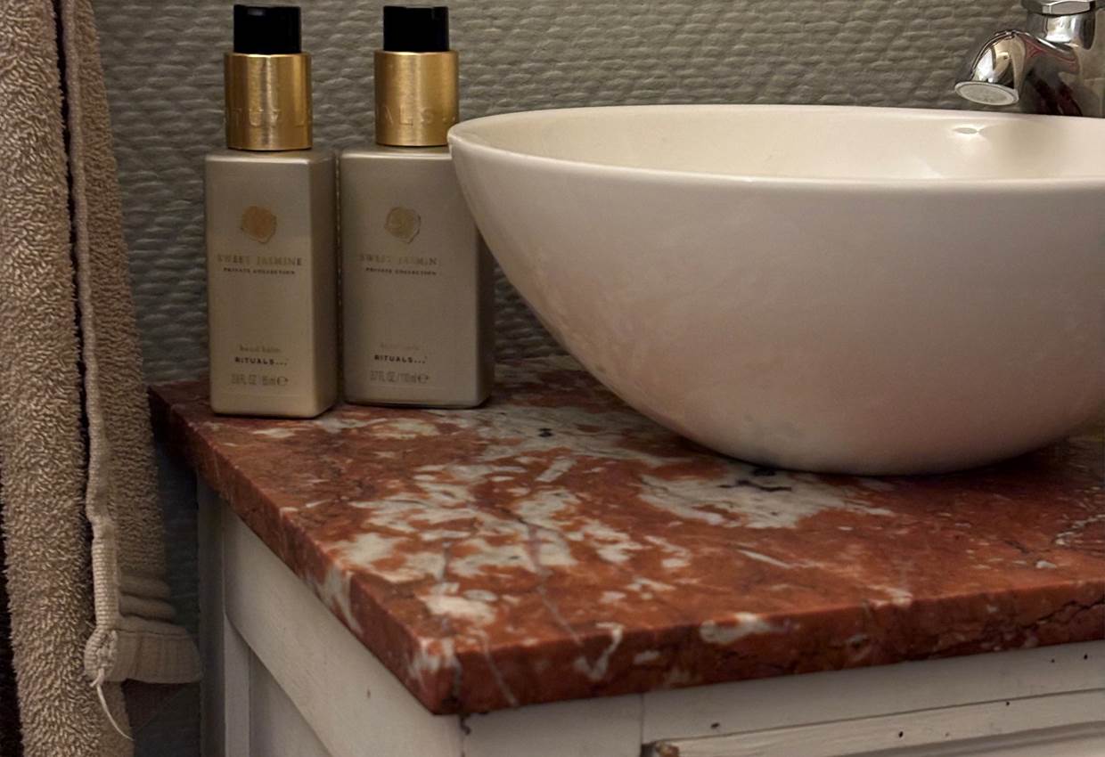 bassin des toilettes couloir