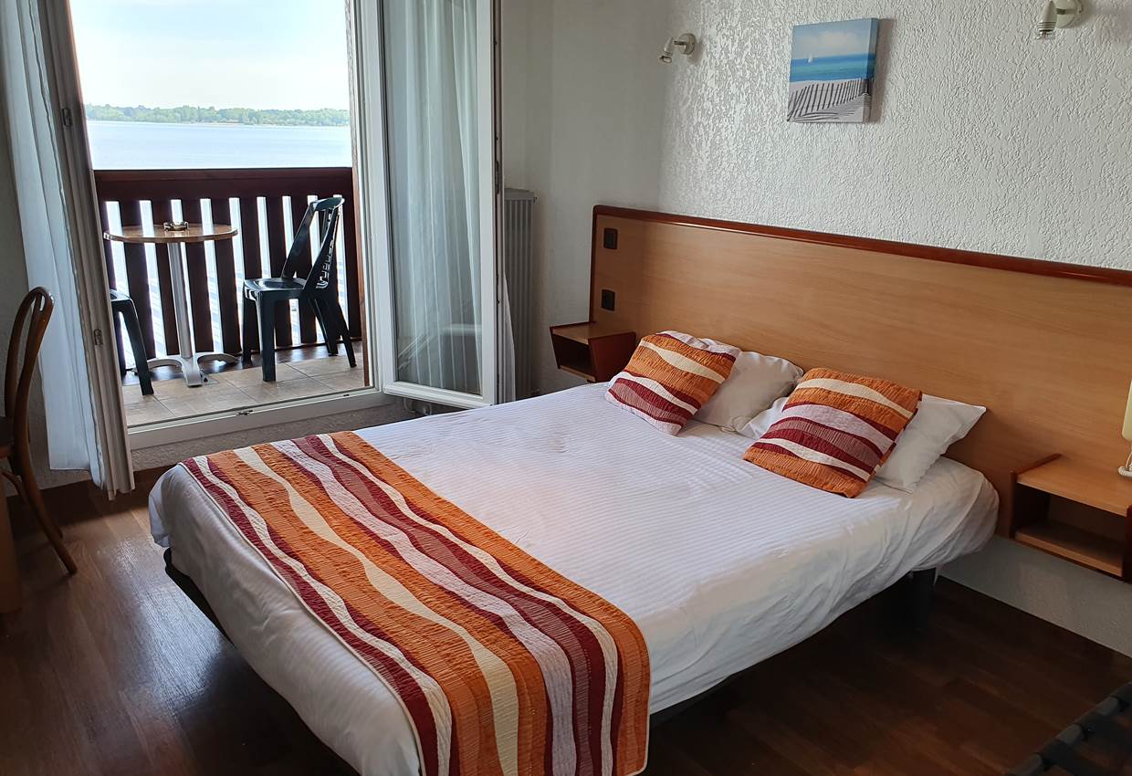 Chambre grand lit appartement