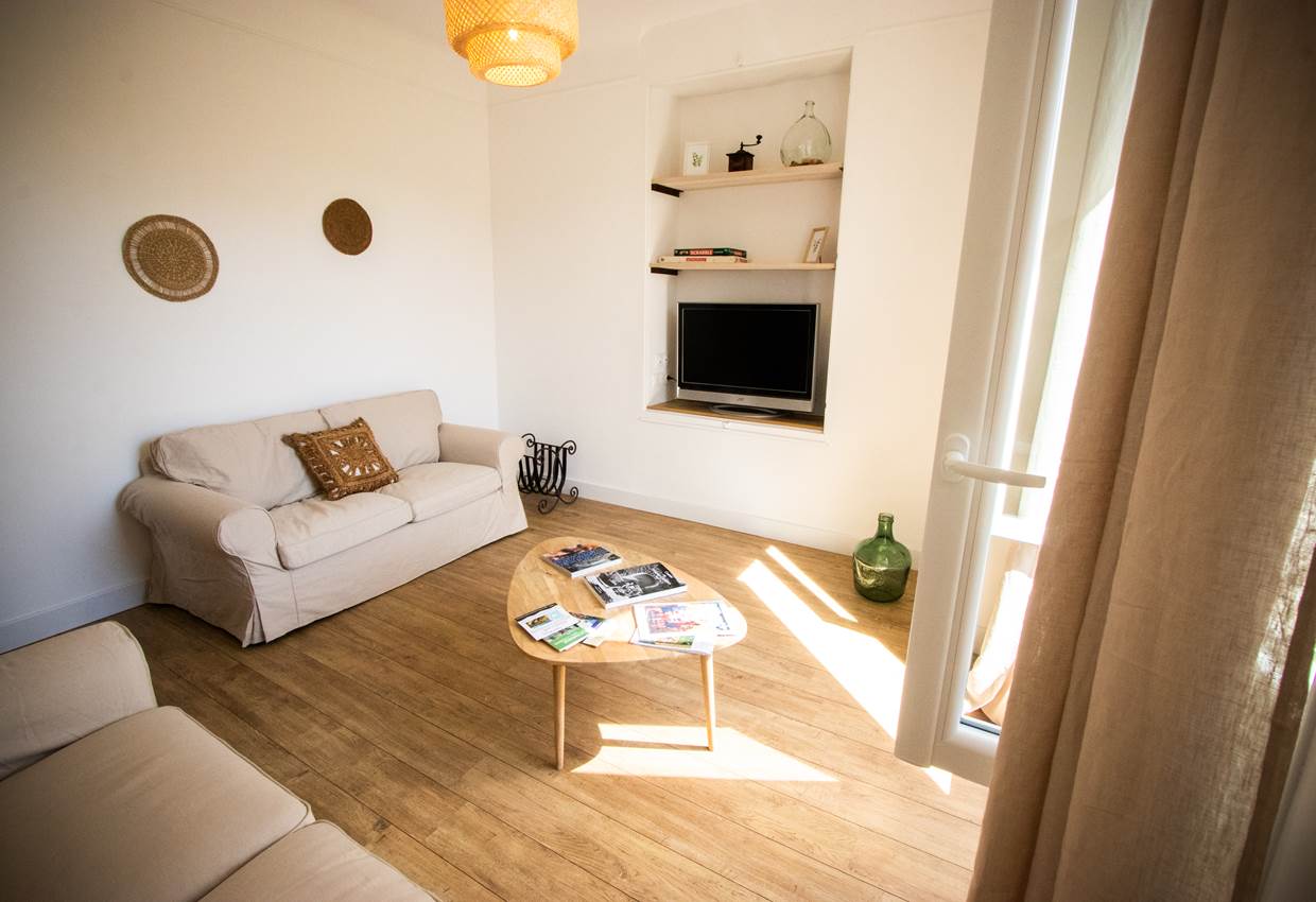 gites corbieres la boheme montseret salon