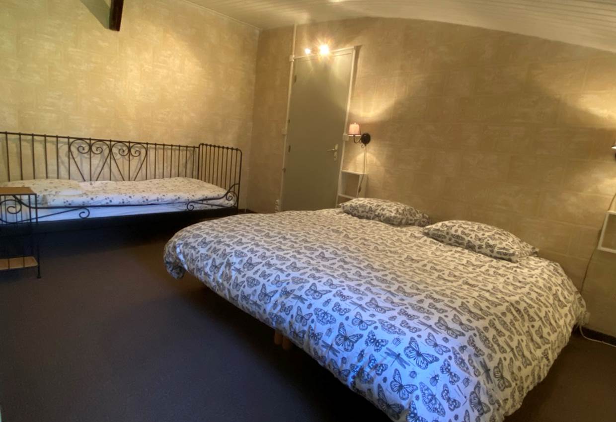 9AC6E34B-0A1C-416A-8955-6751B08EF78D_1_105_c